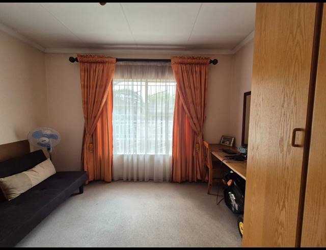 4 BEDROOM HOUSE FOR SALE IN VANDERBIJLPARK SE 3